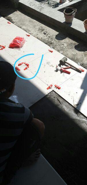 Universal Wedge / Tile Leveling System / Perata Granit Keramik