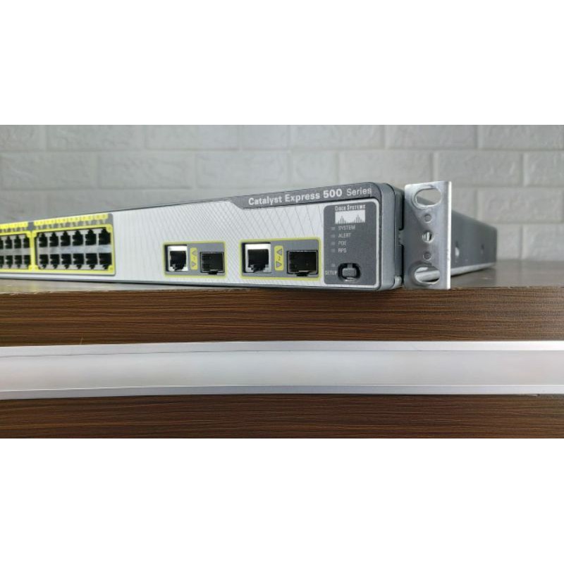 Cisco Catalyst Express 500 24PC VO2  switch 24 port Bergaransi dan Berkualitas