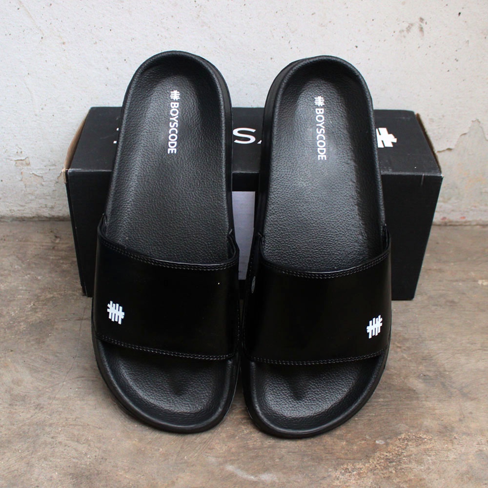 Sendal Selop Casual Pria BOYSCODE Small Petir Logo Hitam Fullblack / Sendal Slide Pria / Sendal Slip On Pria