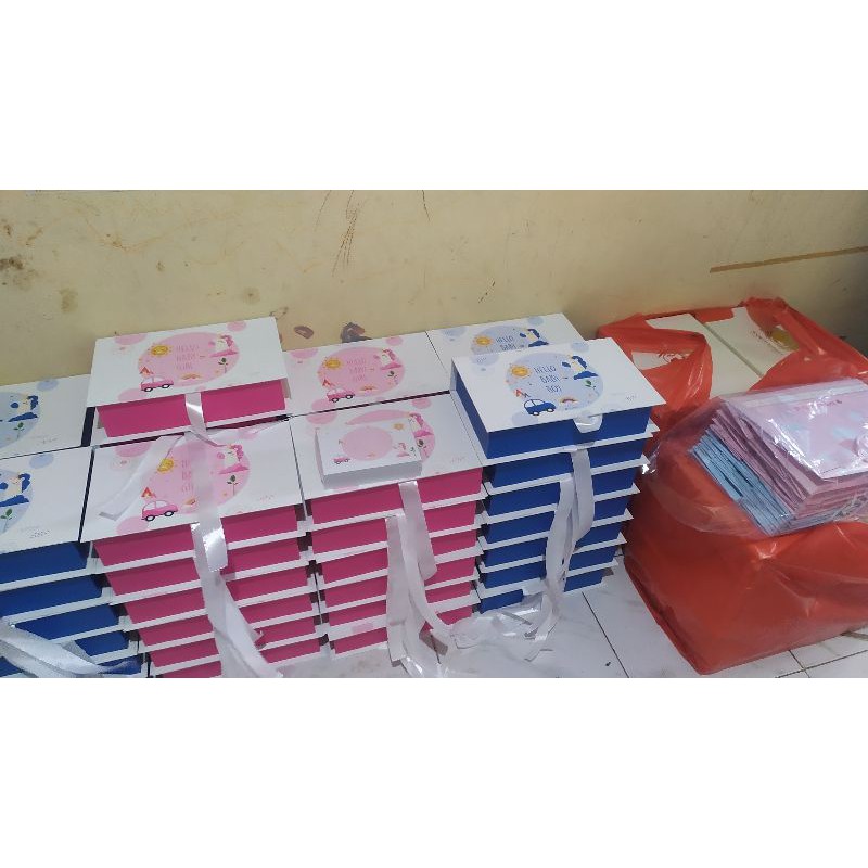

box hampers magnet uk 25x15x6