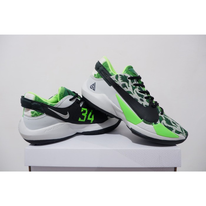 SEPATU BASKET NIKE GREEK FREAK2 LOW NAJJA