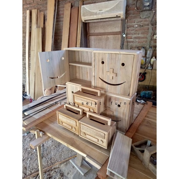 kotak obat smile kayu jati mebel Jepara