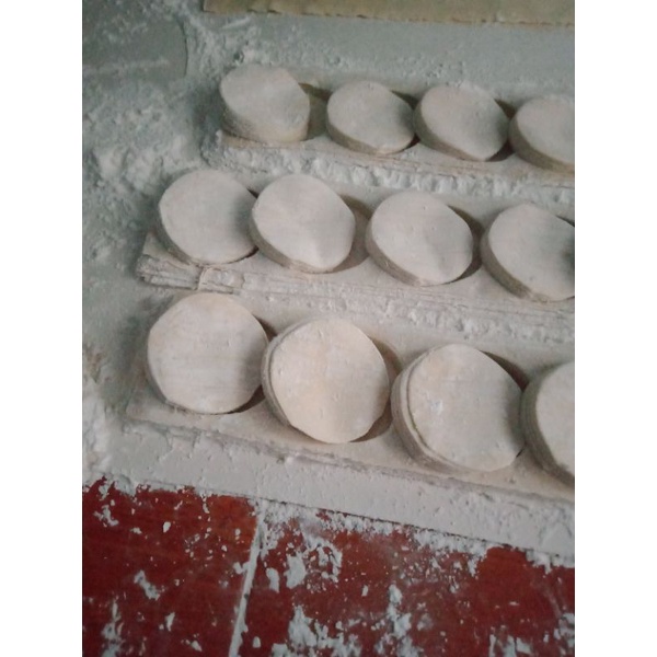 

Kulit Dimsum Siomay Gyoza Pangsit Halal Enak Tipis Bulat Lembut Kenyal Anti Lengket Serbaguna