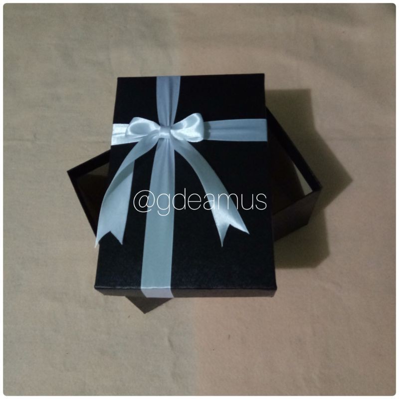 

Kotak Kado 45 x 30 Exclusive | HardBox