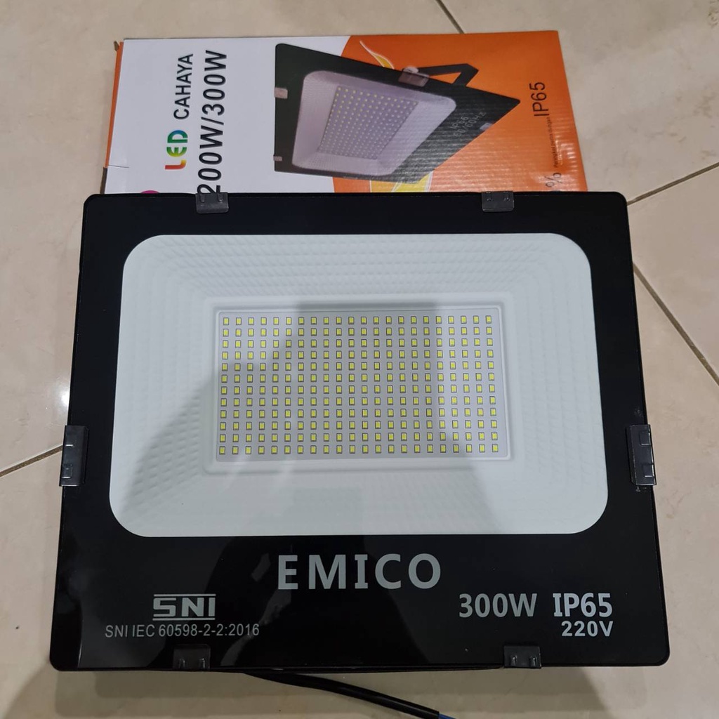 Lampu Sorot 300W PUTIH Emico/Lampu Tembak LED 300 Watt IP65 EMICO