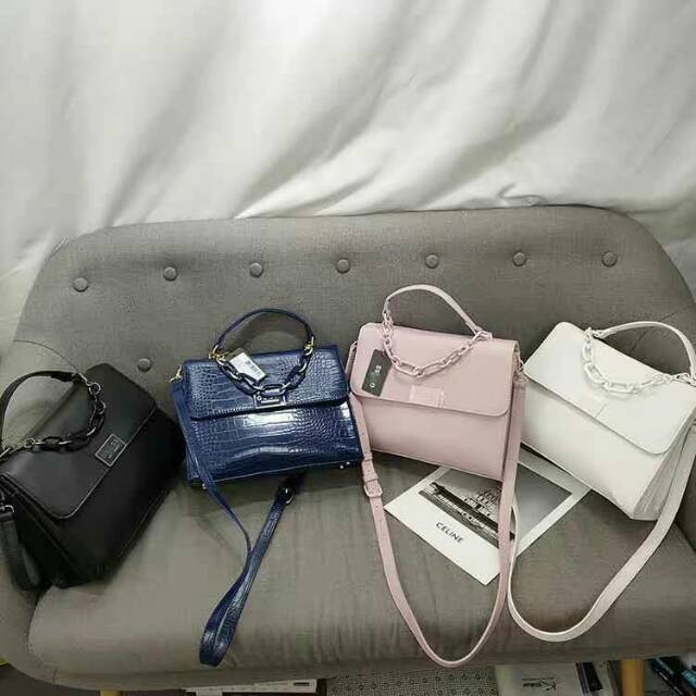 

CHELLSARTASTORE : Guess Gezabelle Office Ori