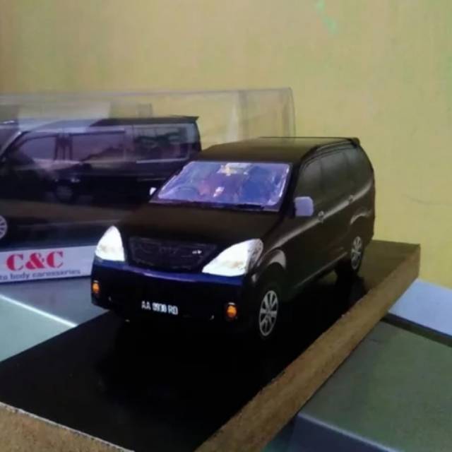 Papercraft miniatur Daihatsu Xenia
