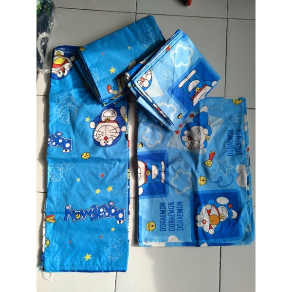 Sarung Bantal / Guling Doraemon
