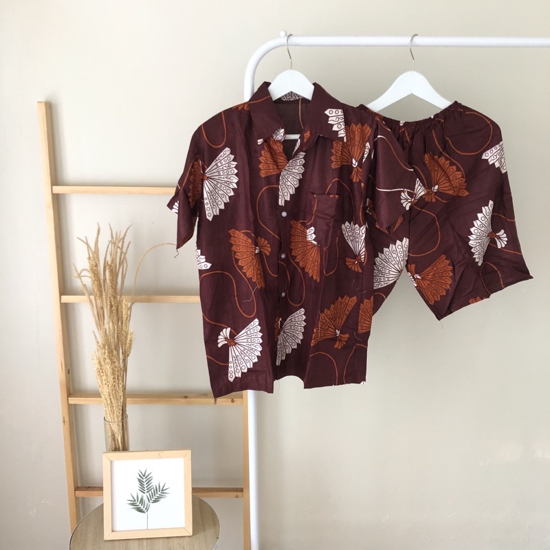 hirafa - One Set Setelan Atas Bawah Full Kancing / Baju Santai Tie Dye / Baju Wanita Pria-Kipas - Maroon