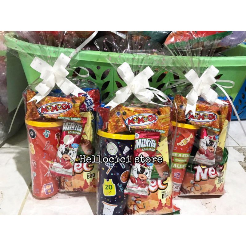 

PARCEL BINGKISAN SNACK + BOTOL MINUM KEMASAN ULANG TAHUN