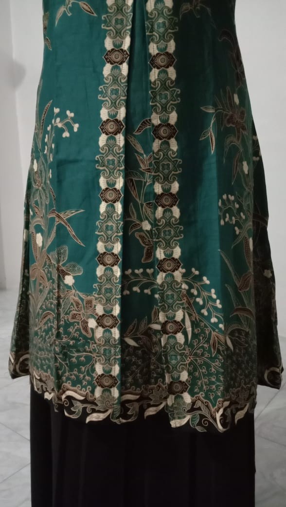 Grosir Terlaris Genes Jelita Tunic Navbor Yelbor Whitbor Creambor Tunik Batik Modern Hrb041