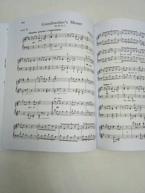 Piano pieces for children cover hijau buku piano original berisi lagu klasik