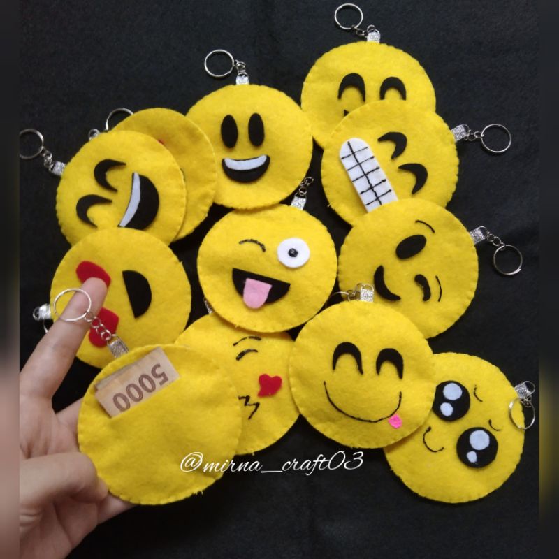 

Amplop lebaran flanel/amplop ganci emoticon