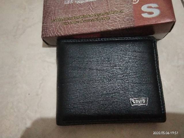 DOMPET KULIT LEVIS LIPAT TERLARIS