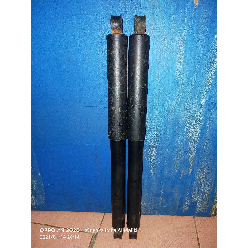 shock breaker Nissan Terrano Belakang