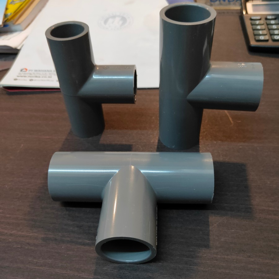 Tee AW PVC Rucika 2 1/2 x 2&quot;