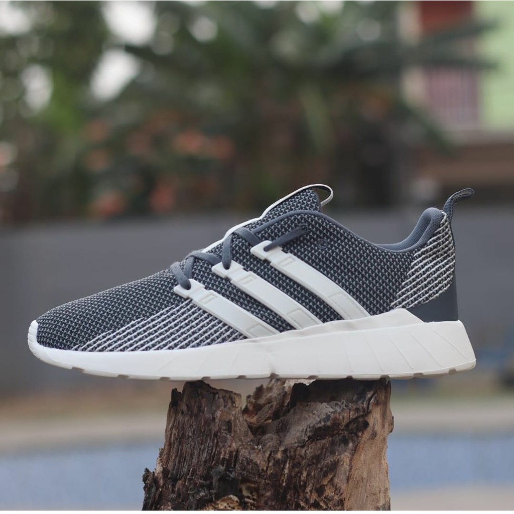 adidas questar flow broken white