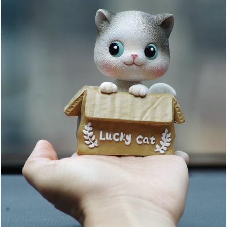 Hiasan pajangan solar dashboard dasbor mobil kucing lucky cat pajangan kucing mobil hiasan boneka kucing balon parfume KUCING KARDUS // Hiasan pajangan solar dashboard dasbor mobil kucing lucky cat