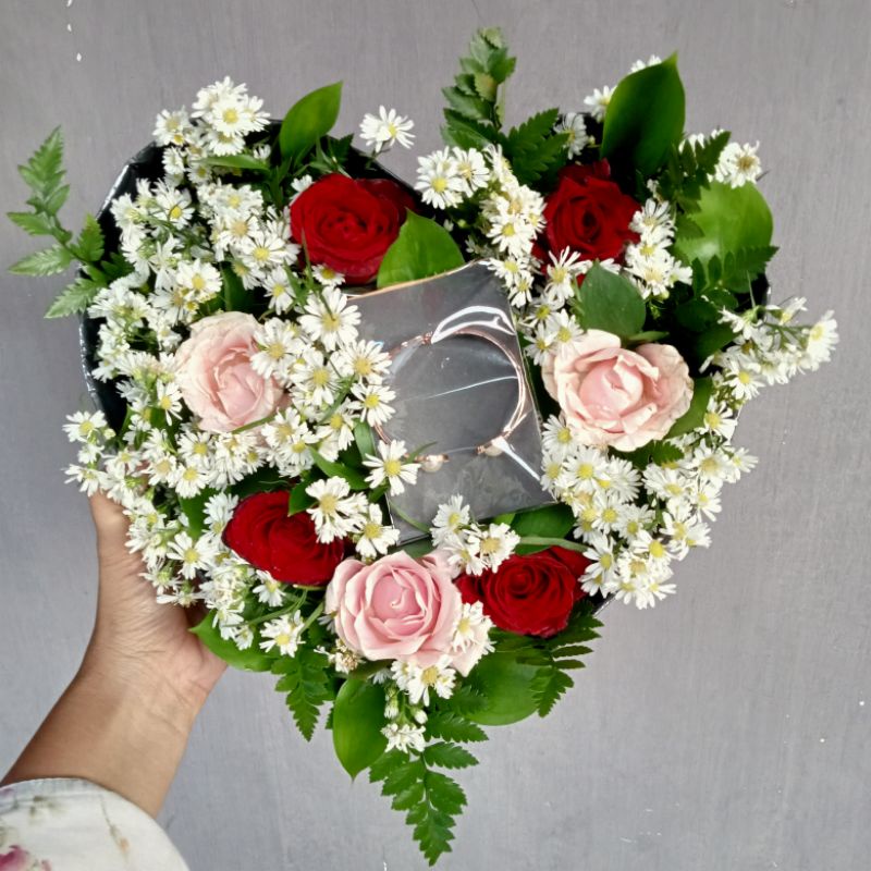 

BUNGA LOVE