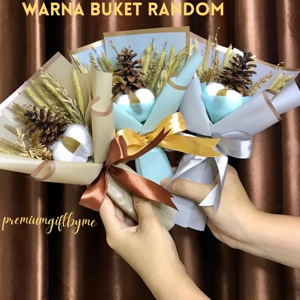

<Z-ECQ) <✔) HAMPERS SOSWEET Cokelat Silverqueen 62gr Buket Bunga Dried Flower Bucket Boneka Doll Kado Ultah Hadiah Valentine Pernikahan Gift Paket Wisuda Ulang Tahun Tunangan Kelahiran Hampers Premium Murah Unik Estetik Aesthetic Sahabat Pacar Istri Bayi