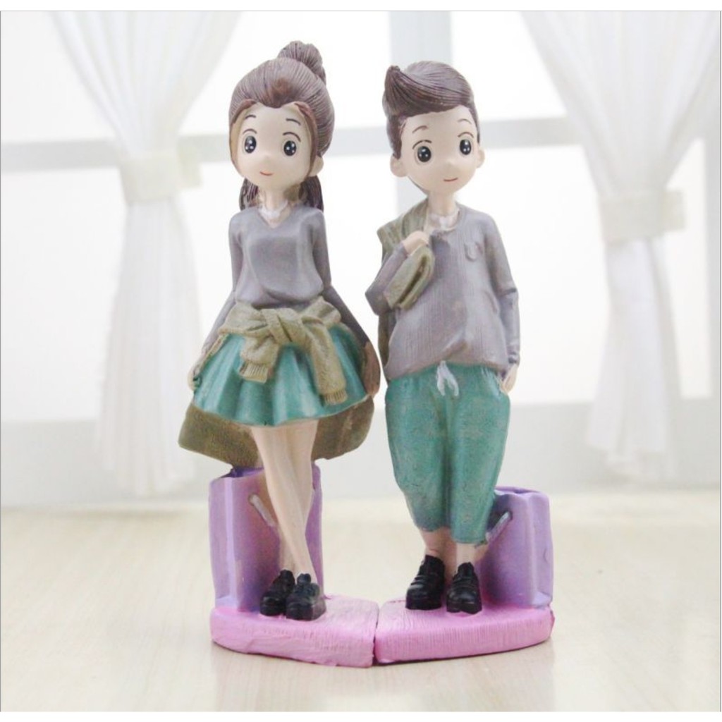 Couple Student Resin Doll / Patung Pajangan Rumah Pasangan Hiasan Kado