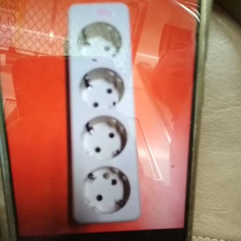 STOP KONTAK UTICON 4 LUBANG