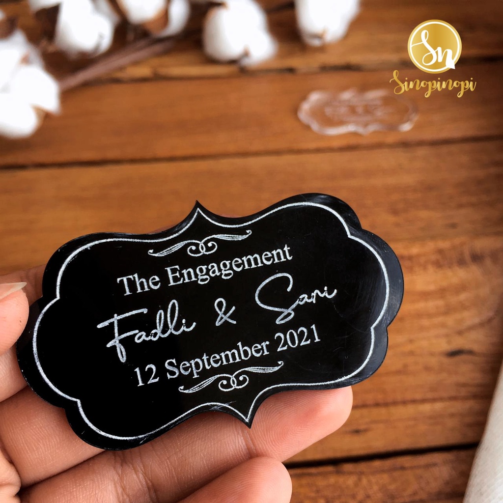 

LASER AKRILIK LABEL NAMA TAG | CUSTOM CUTTING GRAFIR DEKORASI MAHAR | LAMARAN NIKAH BAHAN KERAJINAN HIAS UKIR