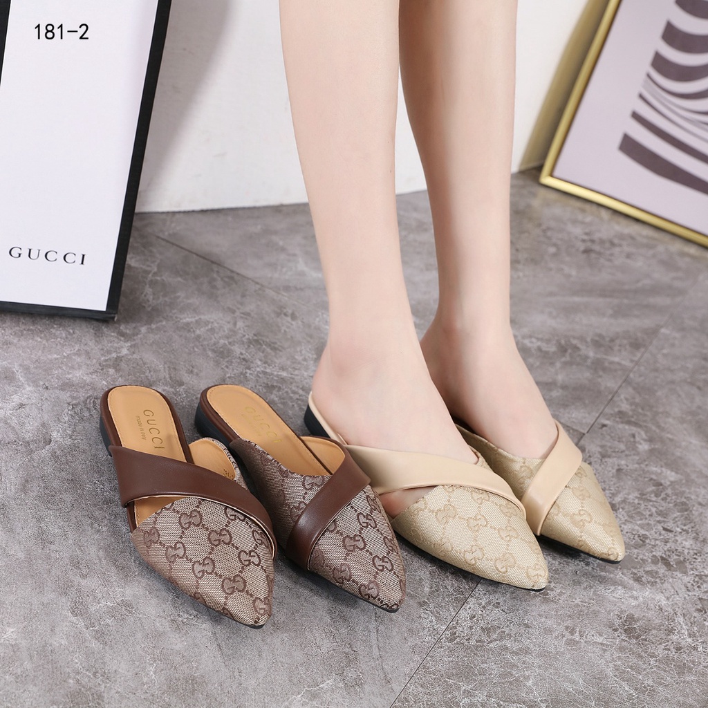 GC GG Canvas and Leather Flat Heels Sandals #181-2