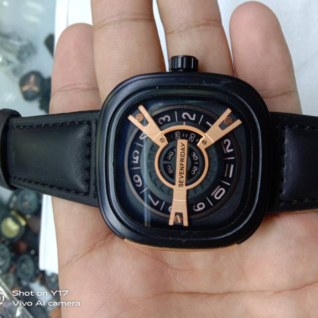Jam tangan sevenfriday