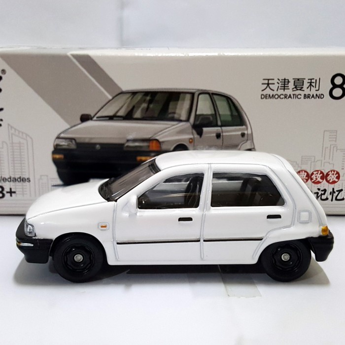 Diecast XCARTOYS Democratic Brand - Daihatsu Charade Winner Skala 1:64