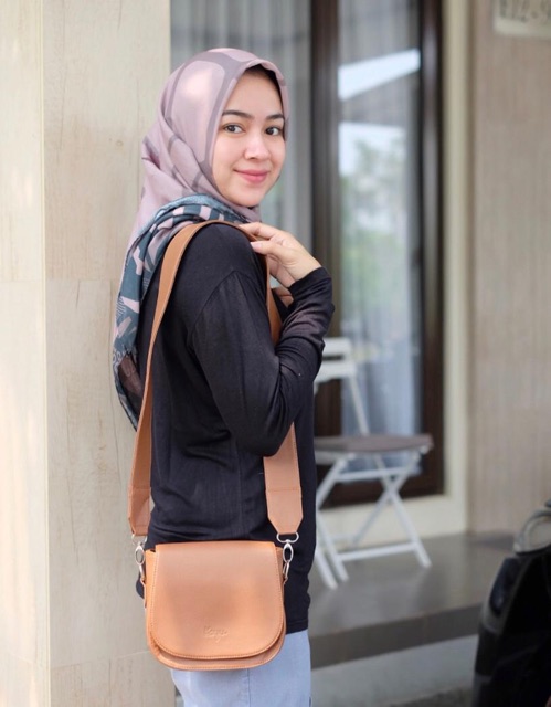 Koyu Hijab Sling Bag Koyu Tinggal Warna Black