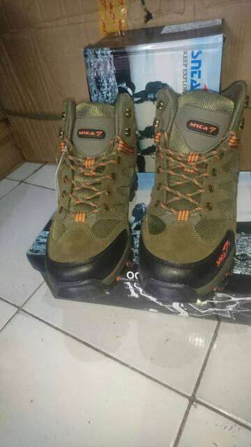 Sepatu Outdoor/gunung Snta seri 486 green/orange