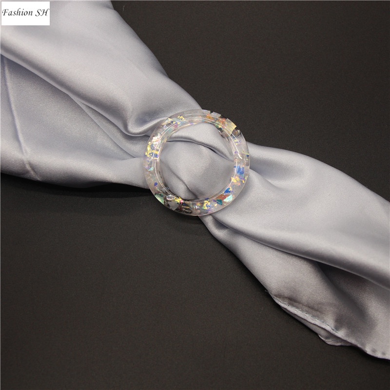 Simple and beautiful multifunctional sewing-free silk scarf buckle