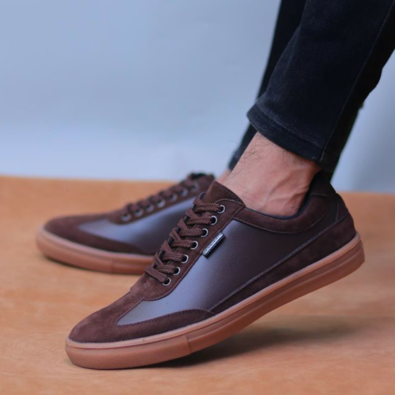 Sepatu Casual Sneakers Pria Terbaru Original Kulit Suede Kets Santai Sekolah Kerja