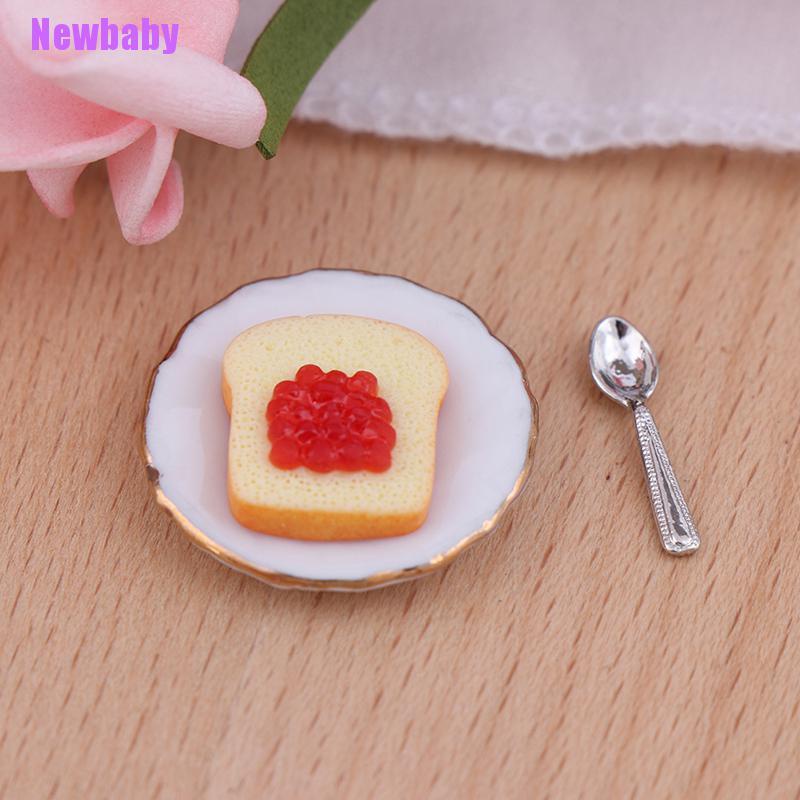 (Newbaby) 3pcs / set Miniatur Piring + Sendok Roti Panggang Skala 1: 12 Untuk Aksesoris Rumah Boneka