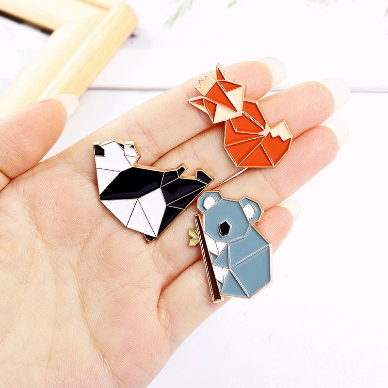 Bros Pin Enamel Desain Kartun Hewan Origami Rubah Panda Koala Alpaca Kelinci Untuk Pakaian Tas Anak