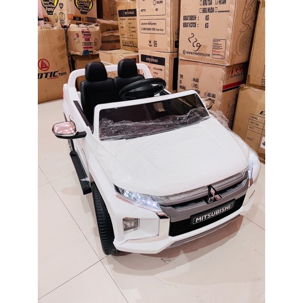 Mainan Mobil Aki Anak Lisensi Mitsubishi Triton PMB M 8688 ORIGINAL