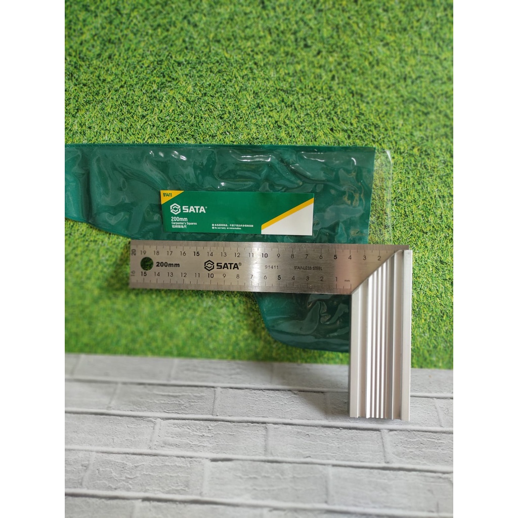 

PENGGARIS BESI 200 MM SATA 91411 - CARPENTERS SQUARES TOOLS