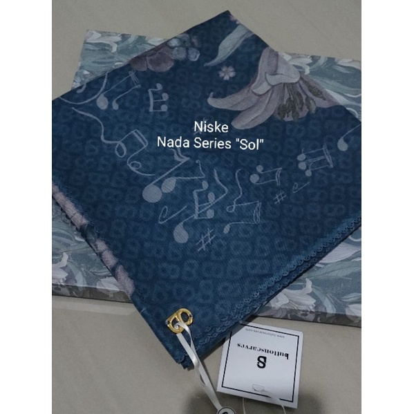 Buttonscarves Nada Sol