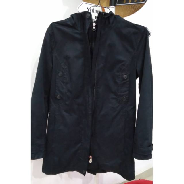 Jaket parka hitam bahan lembut PL