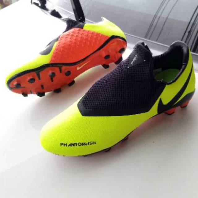 sepatu bola nike hypervenom phantom