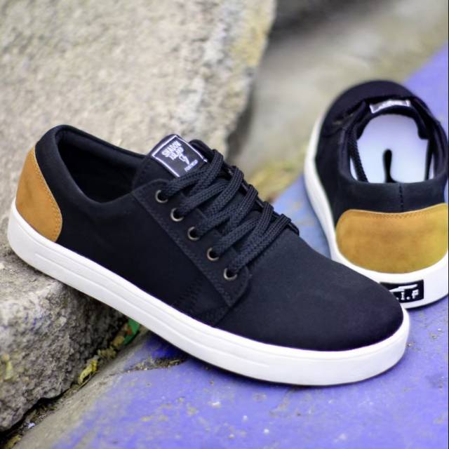 Sepatu Lokal Shoes Local Pride SIF Bradford Low Cut Black White