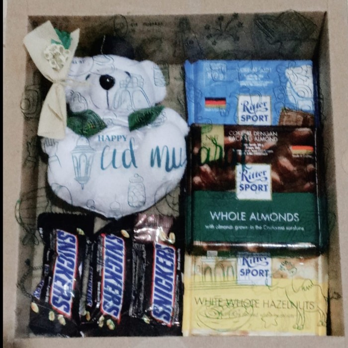 

HANTARAN-LEBARAN BOX MIKA PRINTING IDUL FITRI + COKLAT + BONEKA PARSEL RAMADHAN LEBARAN .