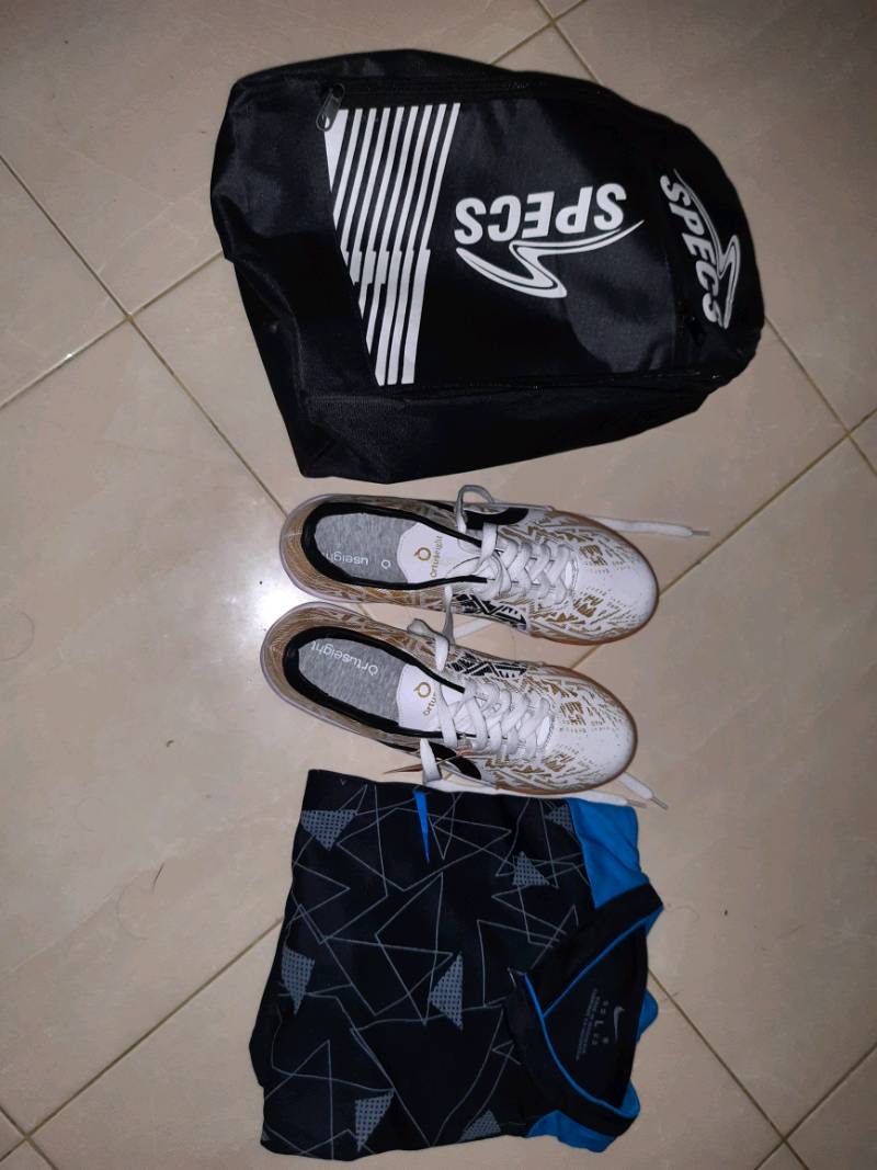 Sepatu Futsal Ortuseihg - T Terbaru Bonus Jersey 1 Set