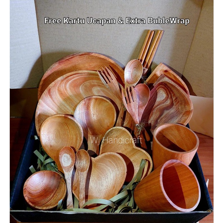 

Hampers/hampers couple/souvenir/hadiah/kado pernikahan/wedding kayu mahoni