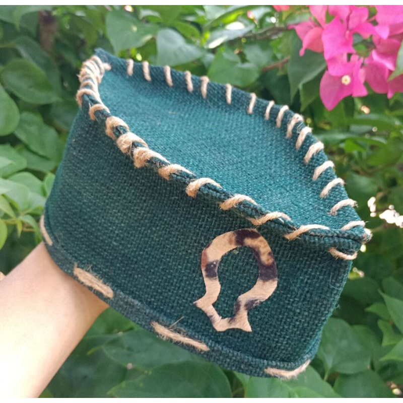 peci goni warna hijau