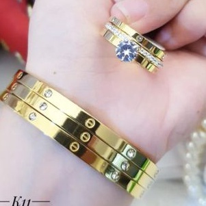 Titanium Set Gelang dan Cincin Wanita