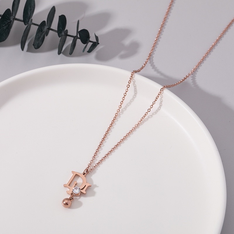 kalung huruf d cantik titanium asli rose gold diamonde