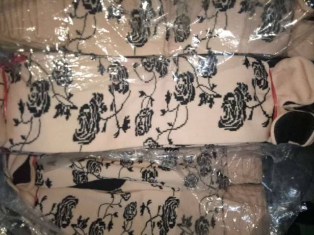 KAOS KAKI MOTIF HENNA TELAPAK HITAM