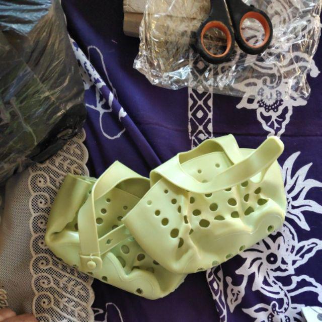 Gantungan Kran Wastafel Multifungsi / Tempat Sabun Sikat Spons